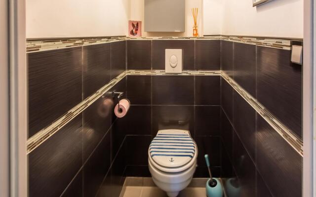 Nice holiday home in Provence-Alpes-Côte d'Azur with pool