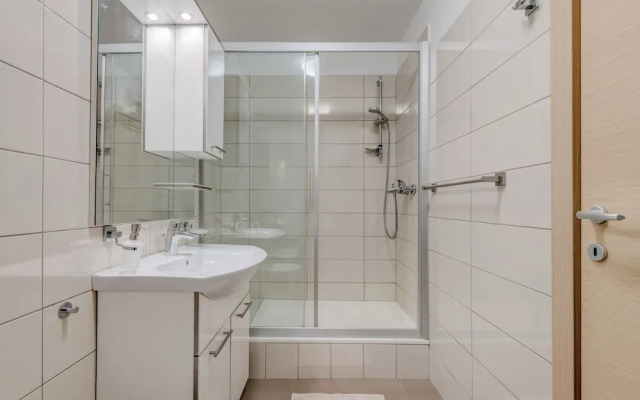 Apartment Toma, Modern Suite In Quiet District