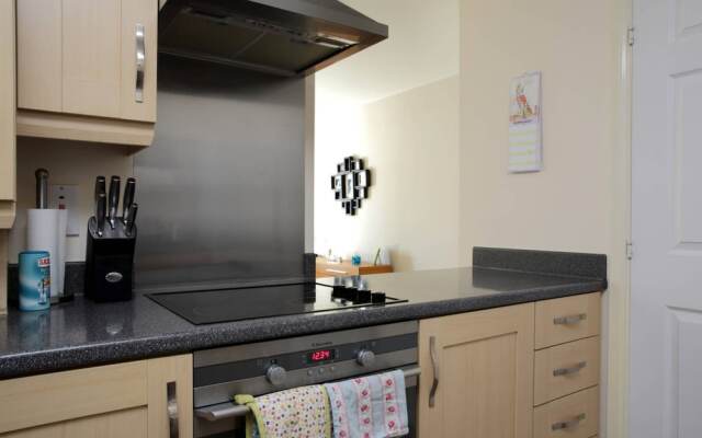 2 Bedroom Flat In Bonnington