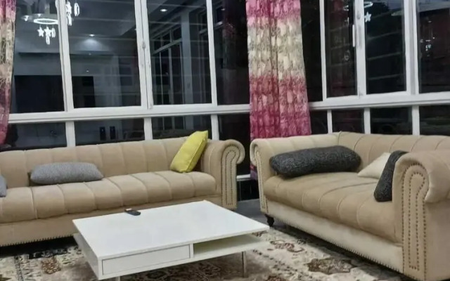 Rofty Vacation Home Utawala
