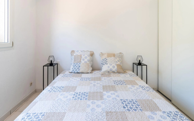 Cosy Holiday Home in Minerve With Garden