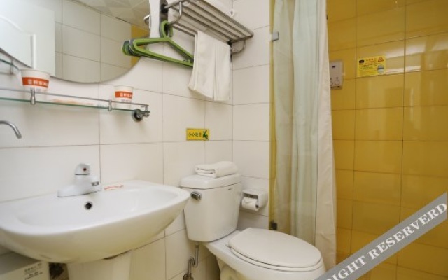Quancheng Hotel – Bathroom – Handan