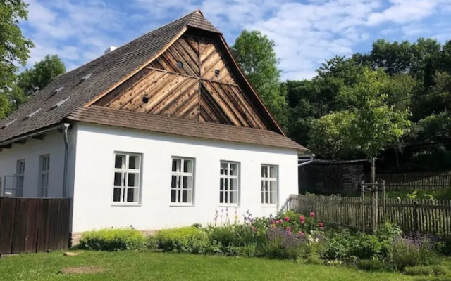 Villa in Javorek Near Zlamanec Park
