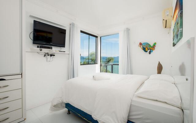 Apto elegante com piscina frente mar JBM304