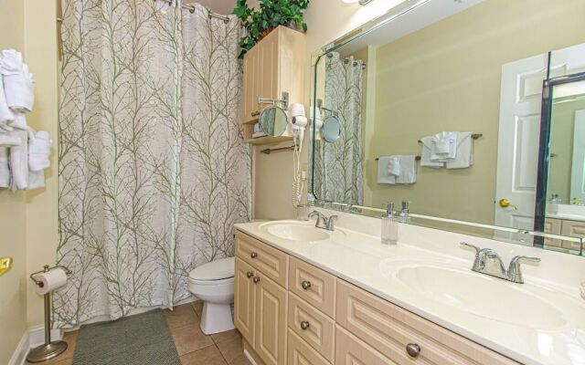 Stunning Renovated Golf Villa Near Beach