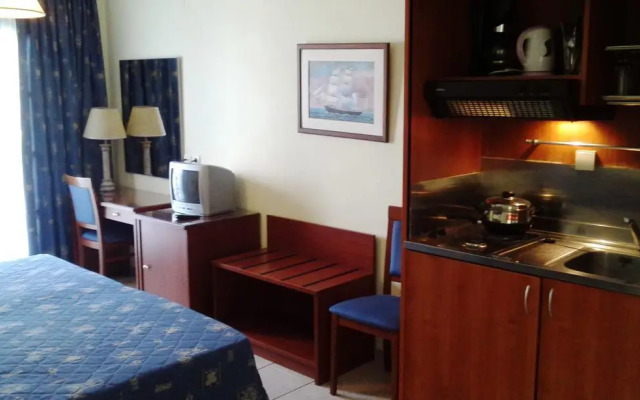 Theodorou Beach Hotel Apartments