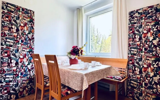 Cozy Garden Villa near Danube For 16P