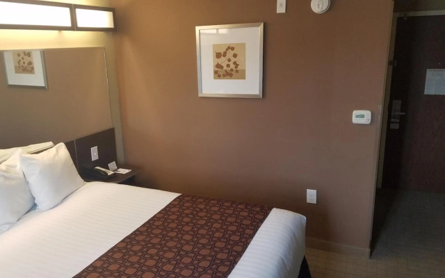 Pooh Beach Resort & Spa