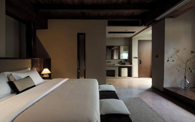 Xishuangbanna Jinghong Hidden in Nature