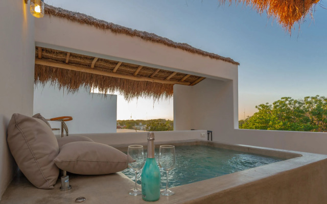 KA'A New Penthouse Private Rooftop Pool