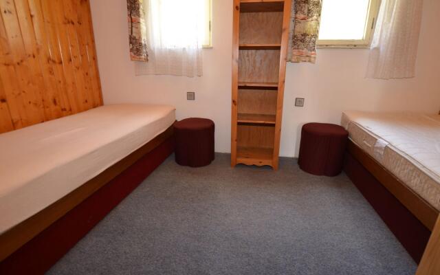 Holiday Home In Orasice- Počedělice With Garden