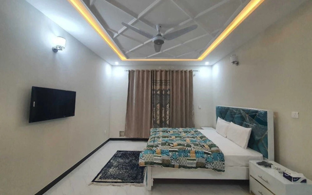 Roomph Transit Guest House