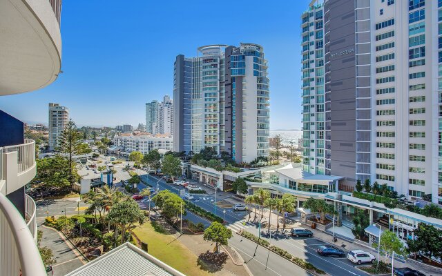 Mantra Twin Towns Resort