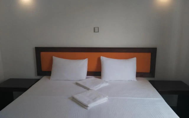 West Inn Colombo