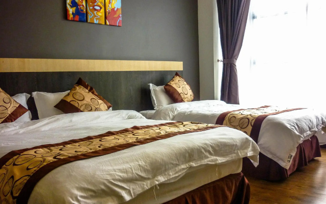 Lot 10 Boutique Hotel