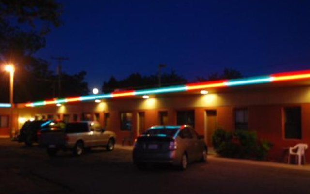 Sun-n-Sands Motel