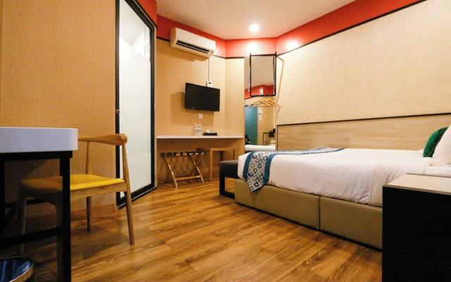 Golden Roof Hotel Seri Iskandar