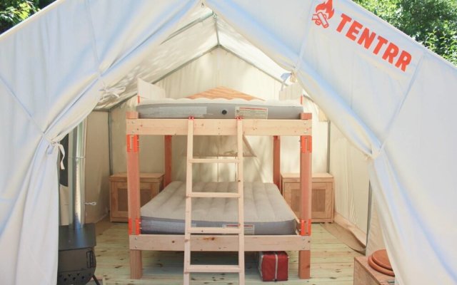 Tentrr - Adirondack Dream - Campsite