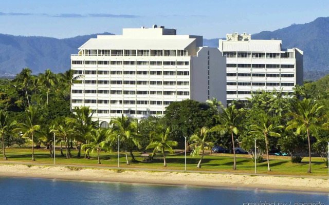 Cairns Harbourside Hotel