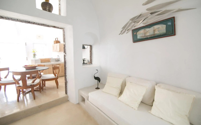Menias Cave House