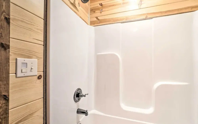 Expansive Broken Bow Cabin w/ Hot Tub & Playset!