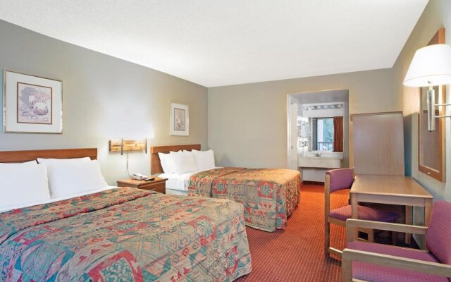 Siegel Suites 7th Street Apartments