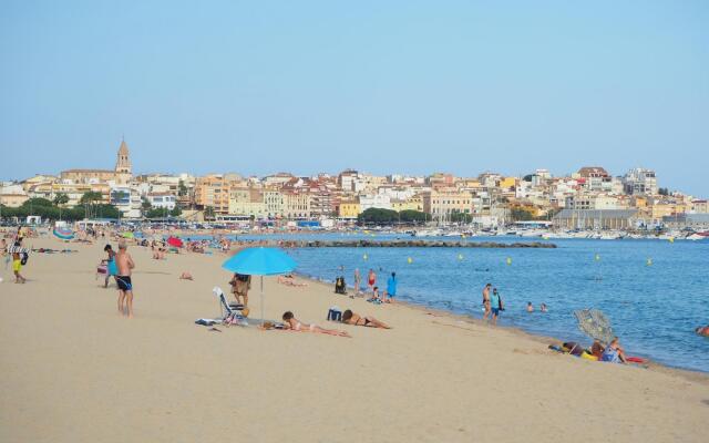 Gran Atic A Primer Linia De Mar