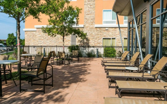 Cambria Hotel Denver International Airport
