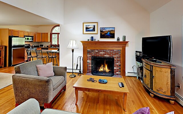 Woodsy Cape Cod Home by RedAwning