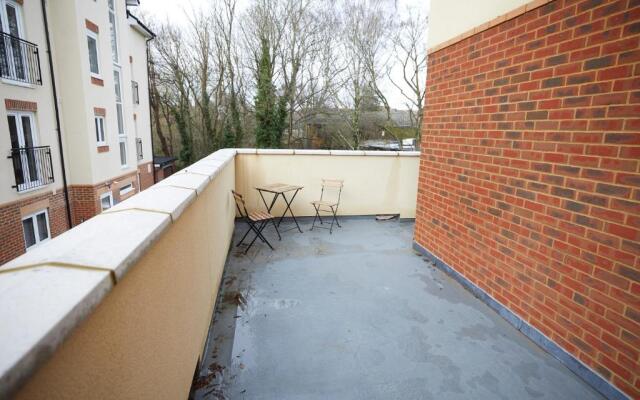 Spire View - 1 Bedroom, sleeps 4, parking Wifi