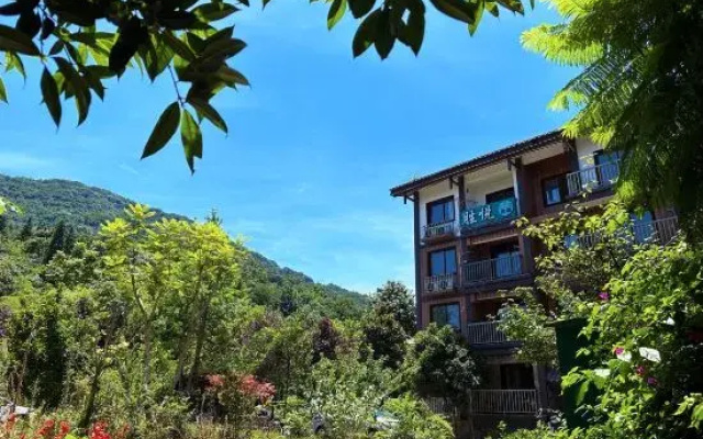 Shengyue Homestay (Emei Mountain Scenic Area)