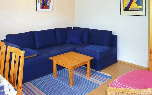 Twin Bungalow at Black Lake, Schwarz