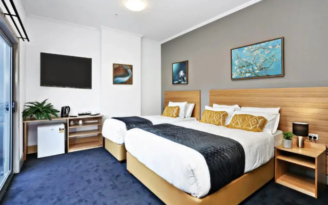 Meridian Hotel