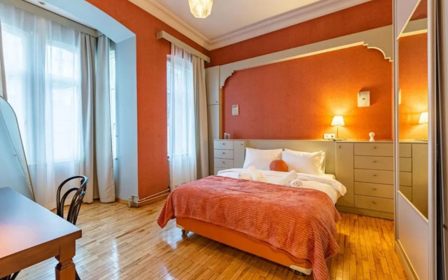 Missafir Flat in Beyoglu With Bosphorus View