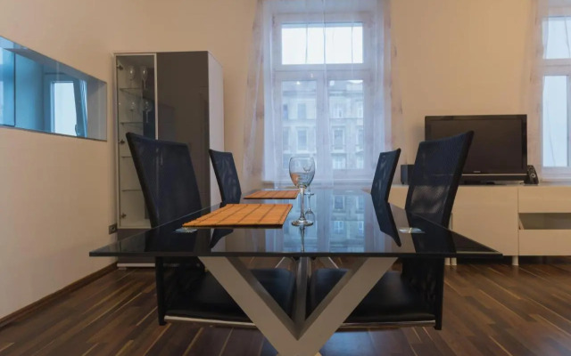 Spacious Apartment in Center with Terrace