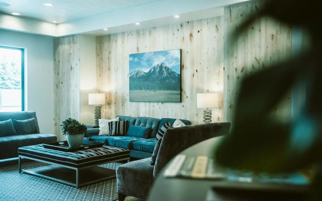 Silver Creek Hotel