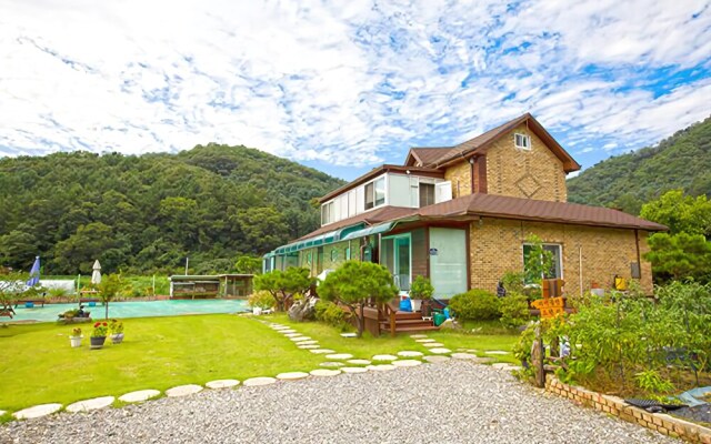 Yangpyeong Sunny Hill Pension