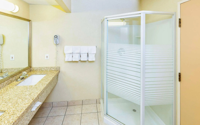 Comfort Inn & Suites Downtown Edmonton