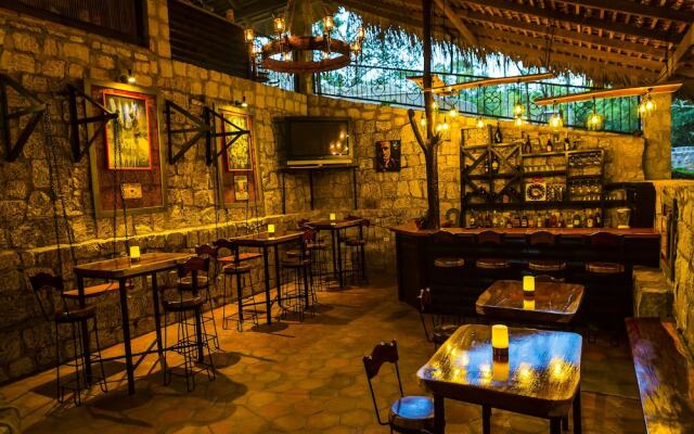 Mayan Hills Resort