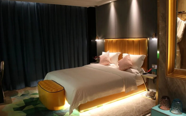 R-Kiss Boutique Hotel