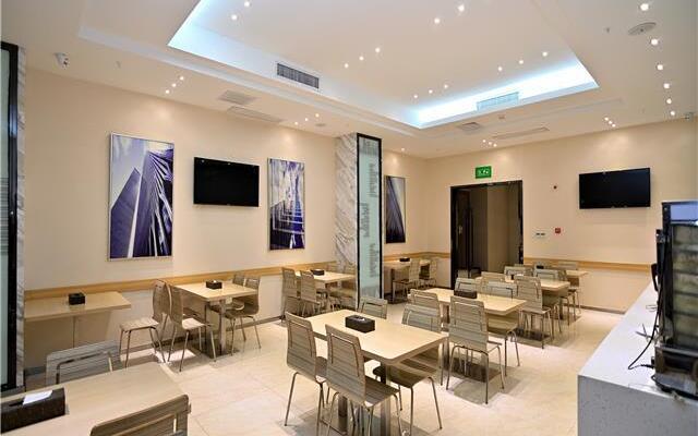 City Comfort Inn Kunming International Convention and Exhibition Center