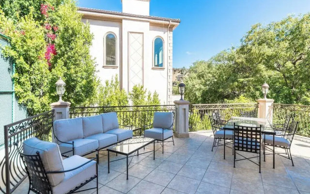 Robmar Mansion - Beverly Hills Mediterranean Estate With Pool & Sport Court
