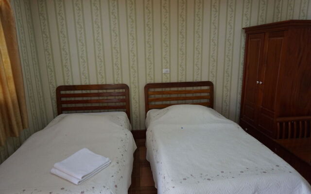 Phonepaseud Hotel