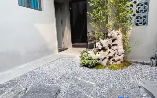 Southern Pavilion Courtyard