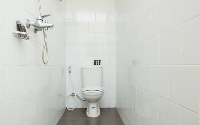 RedDoorz near Maranatha University 3