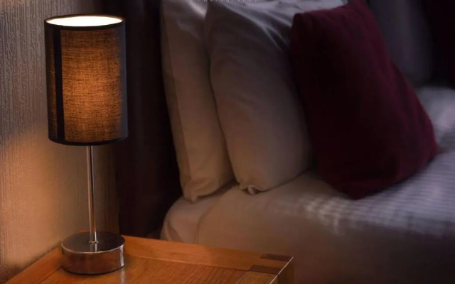 Number 44 Hotel & Bar