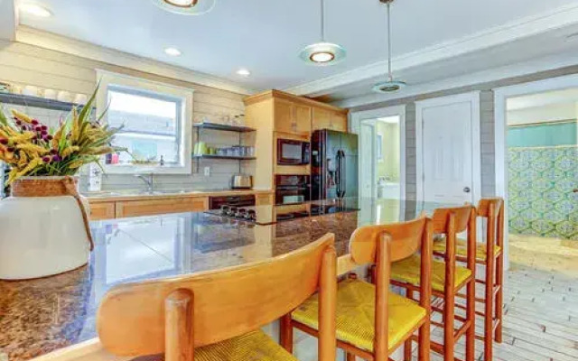 2282 South Fletcher