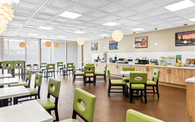 Suburban Studios Charleston - Civic Center