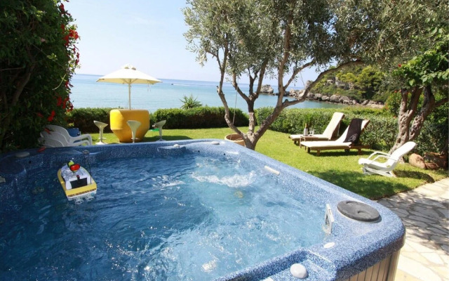 Corfu Glyfada Menigos Resort 13