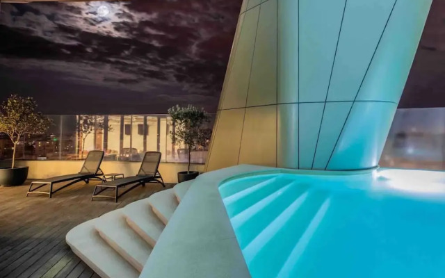 A Spectacular Suite Apartment on a new High Rise